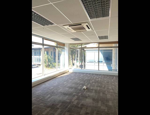 701M² OFFICE TO LET IN BRYANSTON